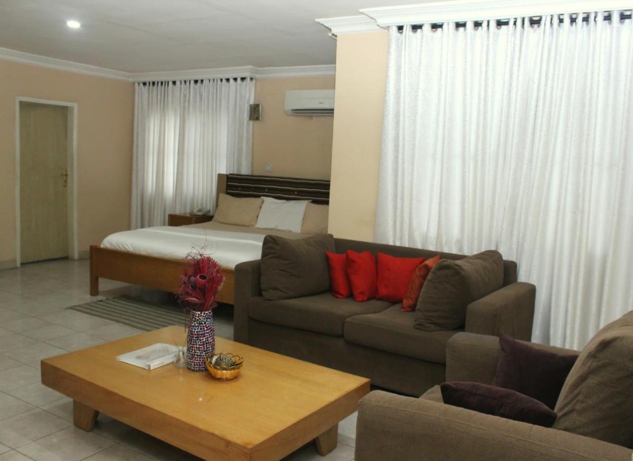 Hillside Gardens Hotel Lagos Buitenkant foto